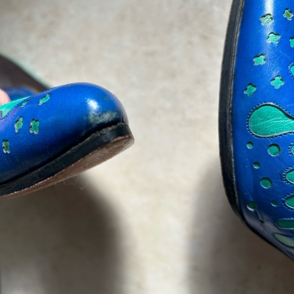 Unique GUCCI two tone leather pumps! Size 5! Excellent condition. - Picture 10 of 10